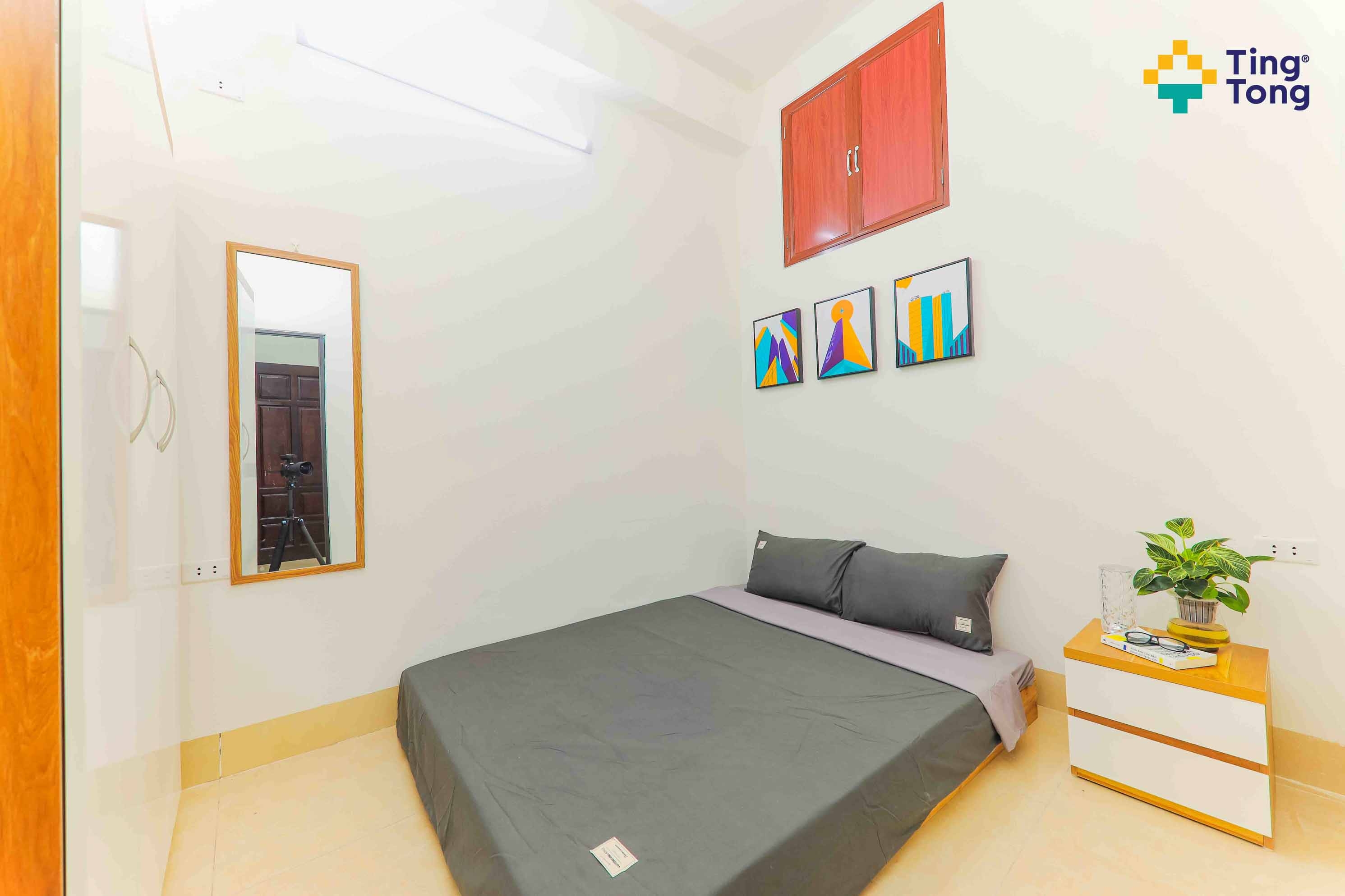 Không gian mơ ước cho một phòng ngủ 4x3 đang chờ đón bạn tại Yên Xá, Tân Triều, Thanh Trì, Hà Nội. Thiết kế này như một bức tranh sống động, kết hợp hiệu quả giữa sự tiện nghi và thẩm mỹ, mang đến cho bạn cảm giác tràn đầy sức sống và tinh thần thư thái. Hãy xem hình ảnh để cảm nhận được sự khác biệt của phòng ngủ này.